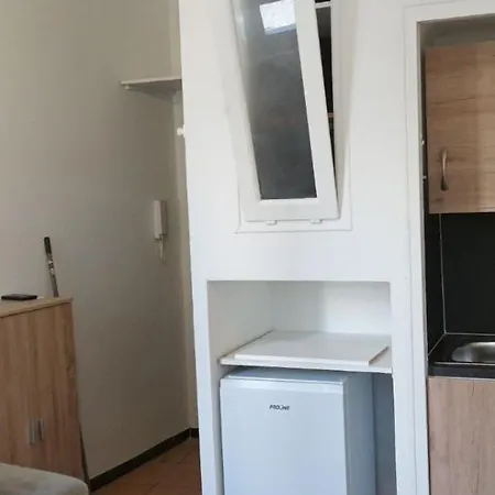 Location Centre * 마노스크